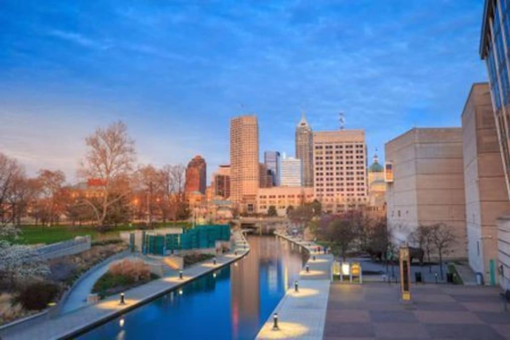 Free Parking! Downtown King Suite Lucas Oil- Conv Center Skywalk#1 إنديانابوليس المظهر الخارجي الصورة
