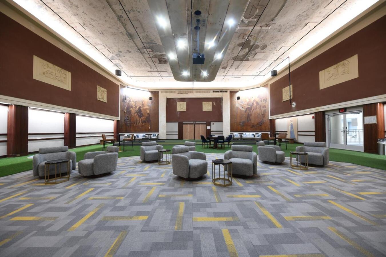 Free Parking! Downtown King Suite Lucas Oil- Conv Center Skywalk#1 إنديانابوليس المظهر الخارجي الصورة